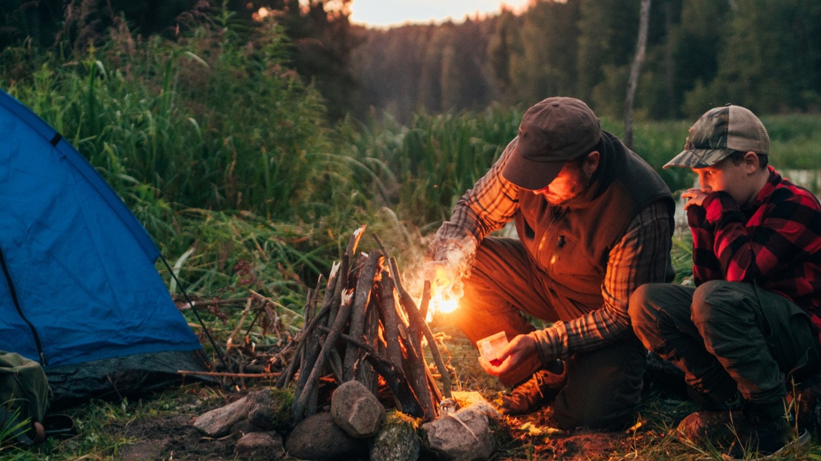 5 Highly Recommended Camping Gadget Must-Haves