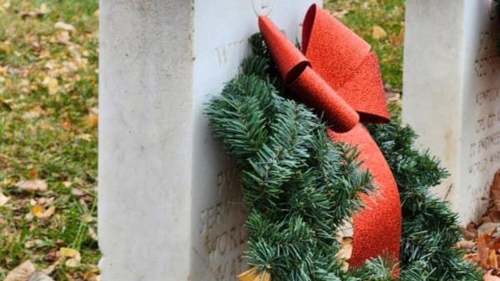 Fairview Cemetery holds annual Veterans Holiday Wreath Program – WNKY News 40 Television