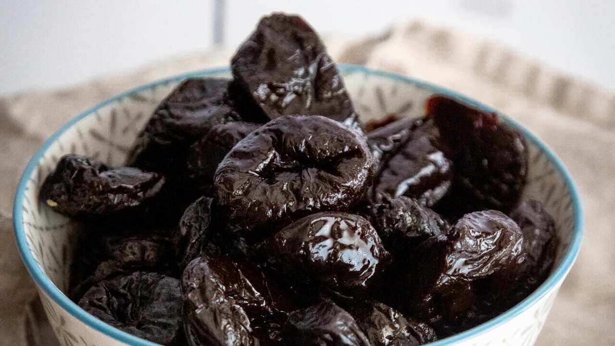 Health Benefits of Prunes for Postmenopausal Women: Study Reveals Potential Impact on Bone Health