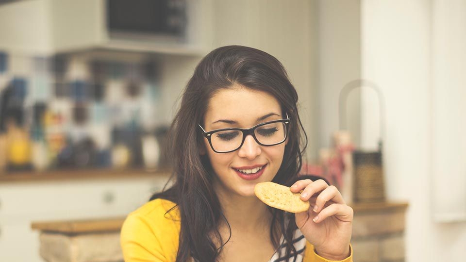 Understanding and Managing Unhealthy Eating Habits: Practical Tips and Insights