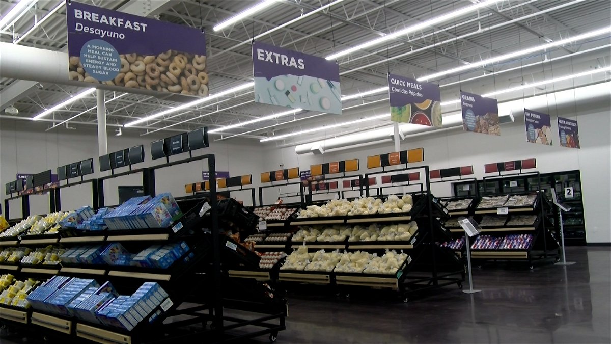 Food Bank Market in Columbia serves more than 11,000 people in its first month