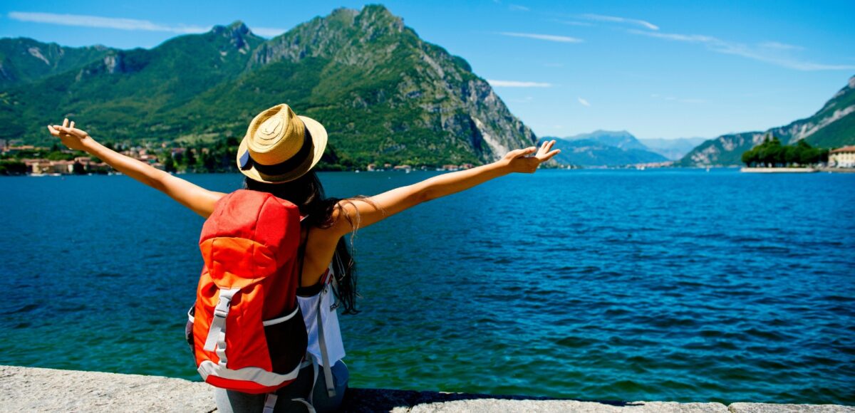 Attracting travel enthusiasts with stunning visuals