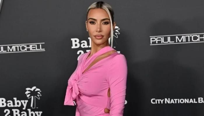 Kim Kardashian Strikes an Elusive Pose in Her Latest Selfie