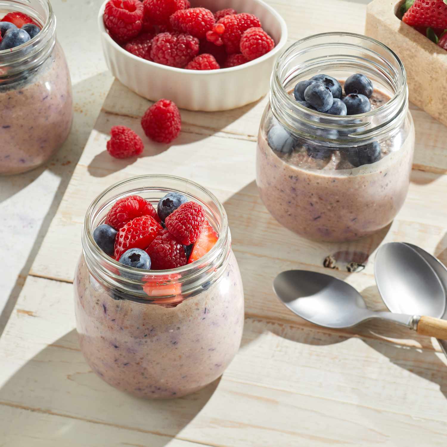 These Triple-Berry Blended Oats Have 12 Grams of Fiber per Serving