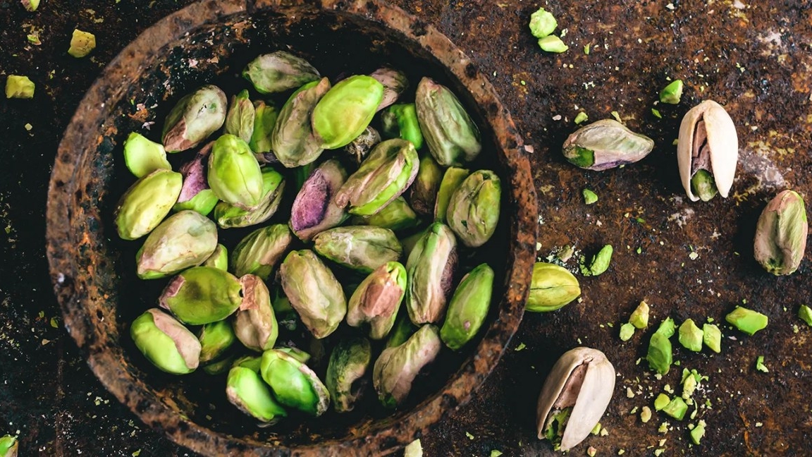 Unlocking the Health Benefits of Pistachios: A Nutrient-Packed Snack