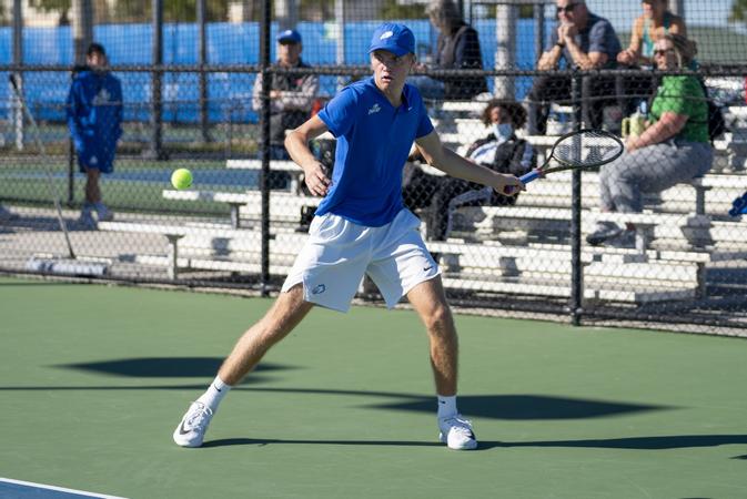 Eagles calm Ragin’ Cajuns, 5-2