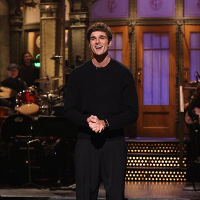 SNL Recap: Jacob Elordi Is Too Hot for Television