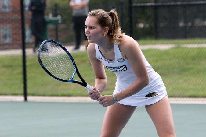 Women’s Tennis Falters at St. Thomas