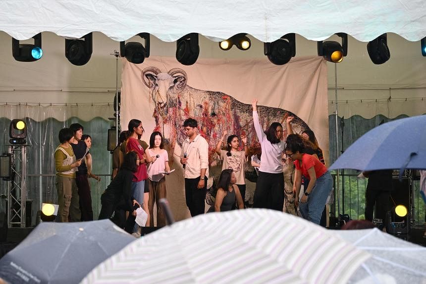 Crowd braves rain for Tang Da Wu performance, Pierre Lorinet collection and Htein Lin at Gillman Barracks