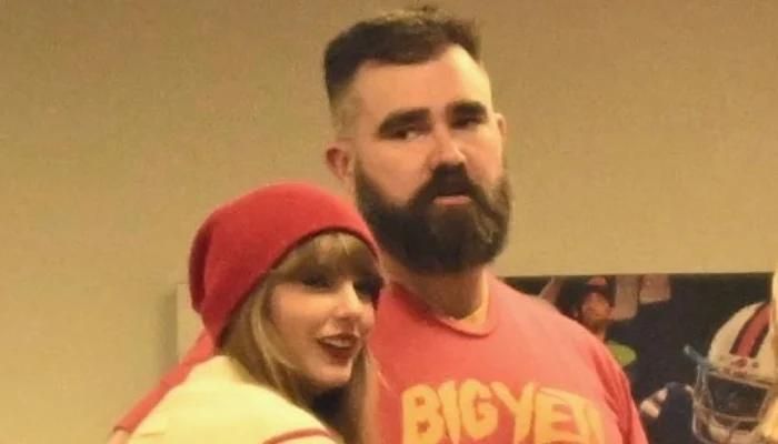 Taylor Swift Cheers Travis Kelce in Chiefs Colors During Buffalo Bills Playoff Game