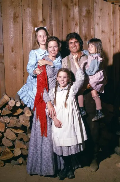 LITTLE HOUSE ON THE PRAIRIE, from left: Melissa Sue Anderson, Karen Grassle, Melissa Gilbert (bottom), Michael Landon, Lindsay / Sidney Greenbush, (1974), 1974-83.