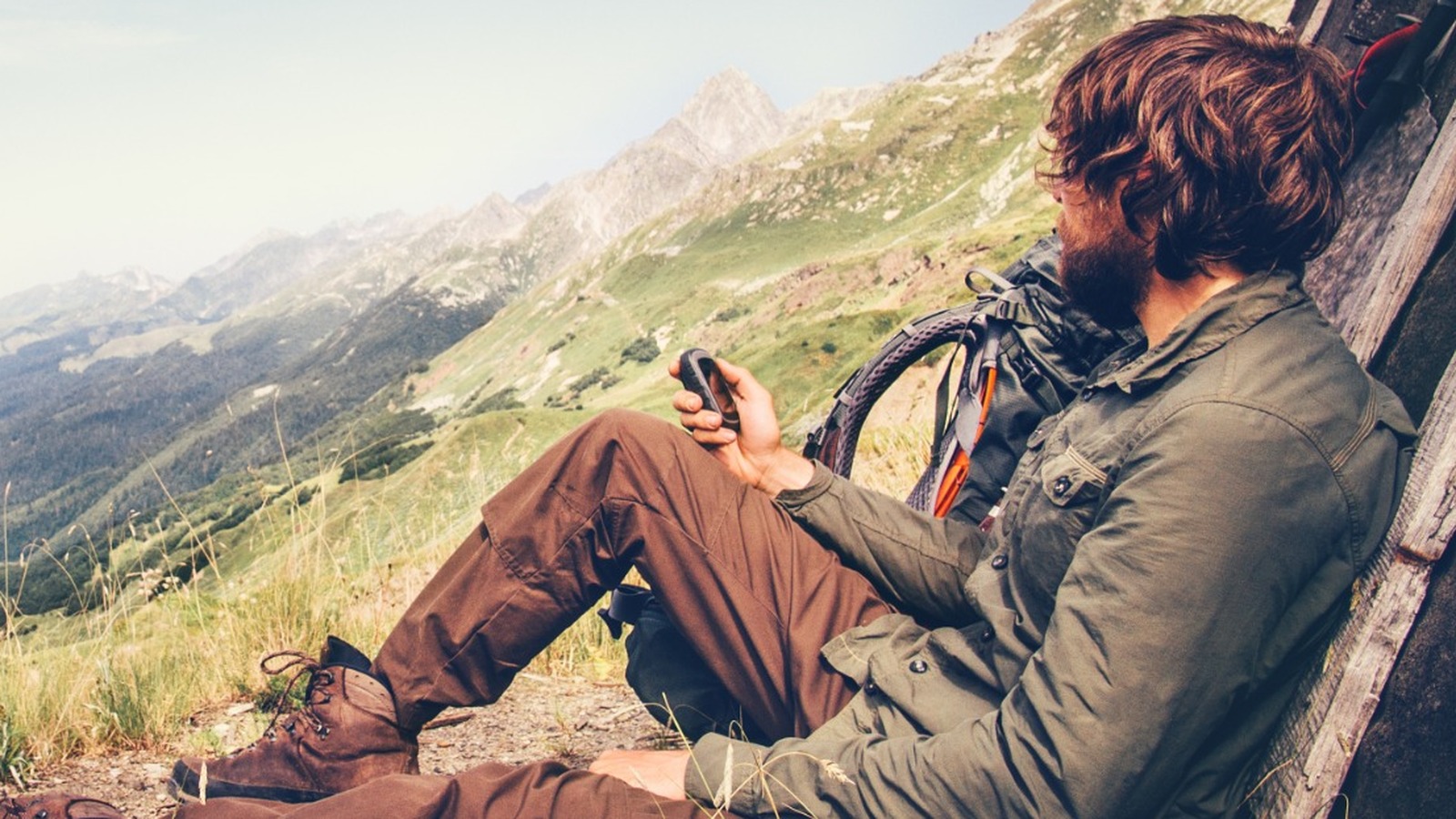 Off-Grid Tech Essentials: Must-Have Gadgets For A Comfortable Lifestyle