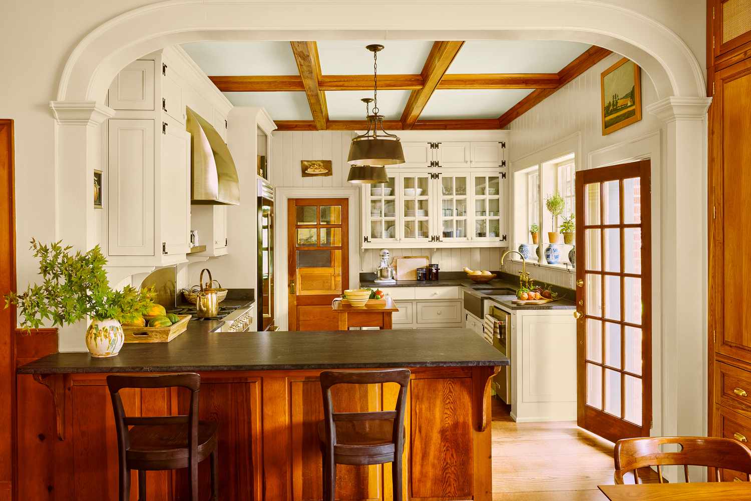 26 Cottage-Style Kitchens That Will Make You Feel At Home