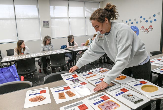 Photos: Clemson SNAP-ED program teaches nutrition and recipes in a class at Belton Library