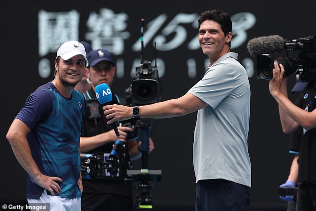 Aussie tennis legend is caught up in shocking Australian Open mistake