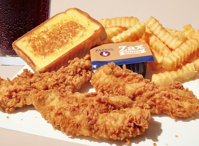 The Best & Worst Menu Items at Zaxby’s, According to Dietitians