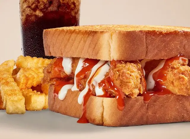 Zaxby's Kickin Chicken Sandwich