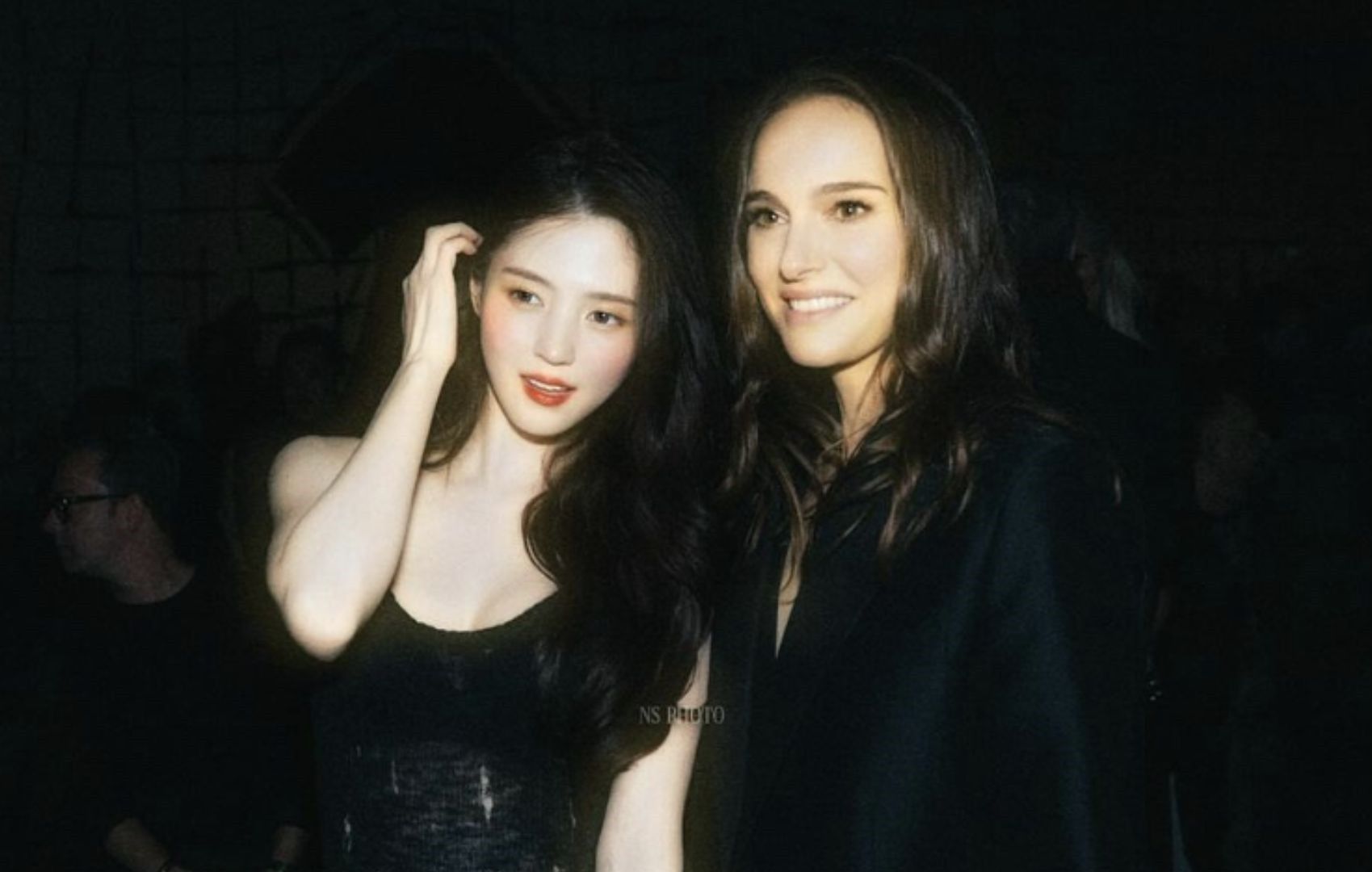 Han So Hee, Natalie Portman cross paths at Paris Fashion Week