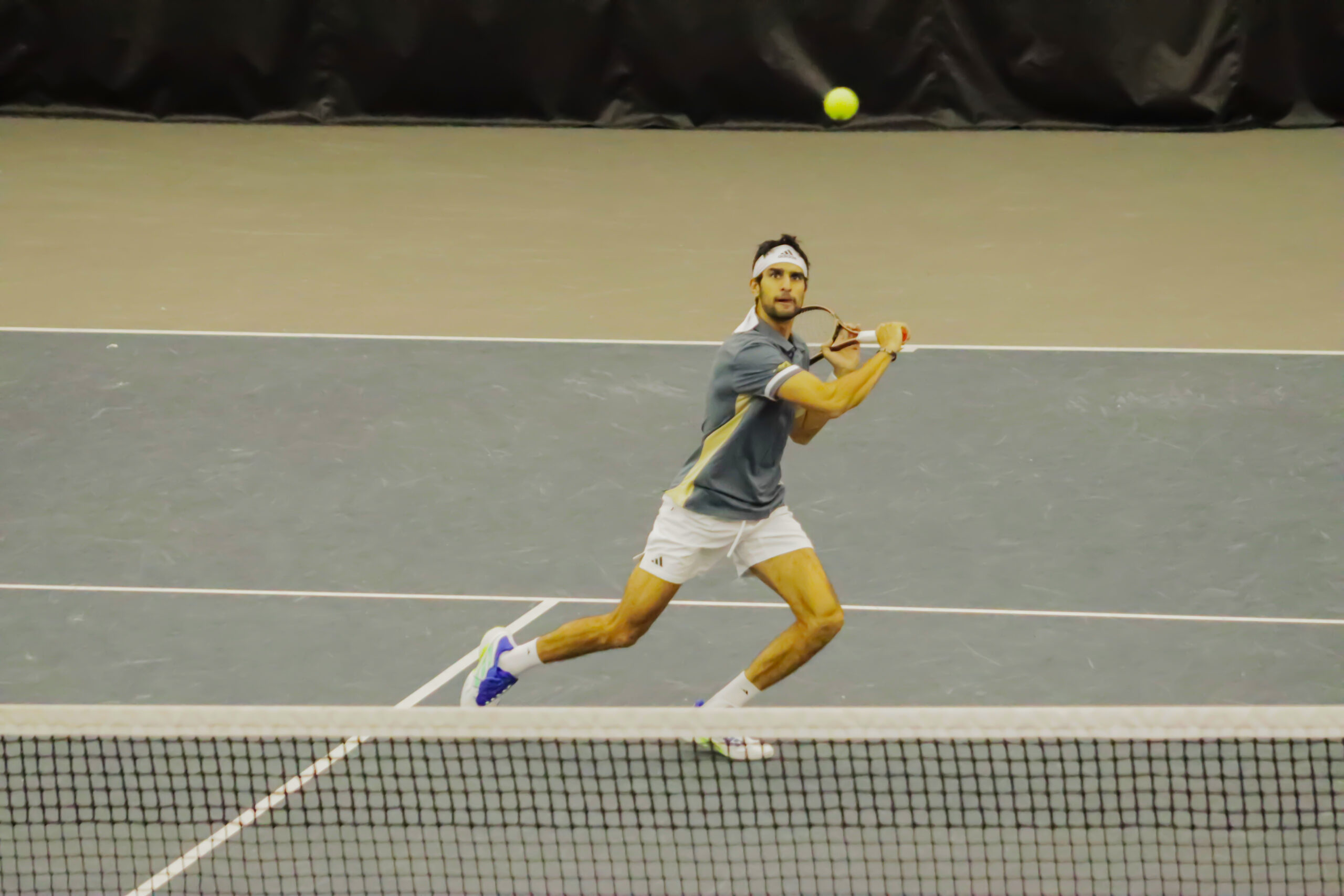 Men’s tennis notches dominant home victories