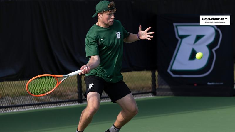 Men’s tennis hosts Le Moyne Saturday at LSTC