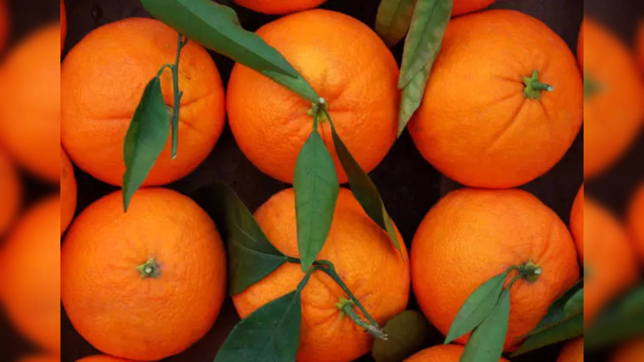 Serious Side Effects Of Eating Oranges After Meals, According To Ayurveda