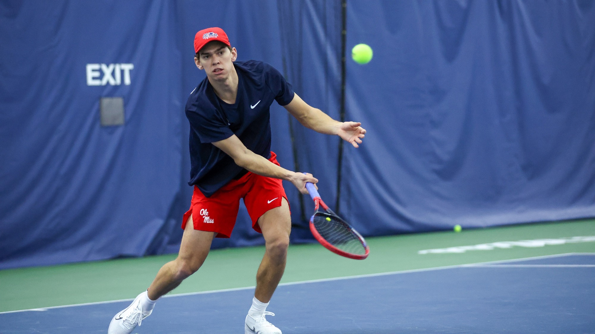 Men’s Tennis Drops Opening Round Matchup Against Northwestern, 4-2 – Ole Miss Athletics