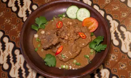 ‘A thick, glossy gravy’: beef rendang.