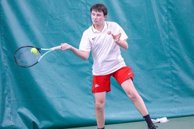 No. 9 men’s tennis splits opening two matches of 2024 season