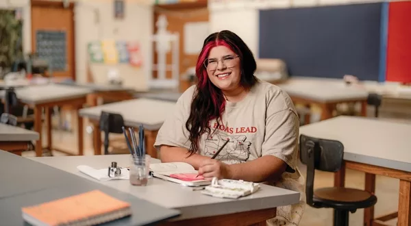 MHHS senior earns art scholarship through Thea Foundation