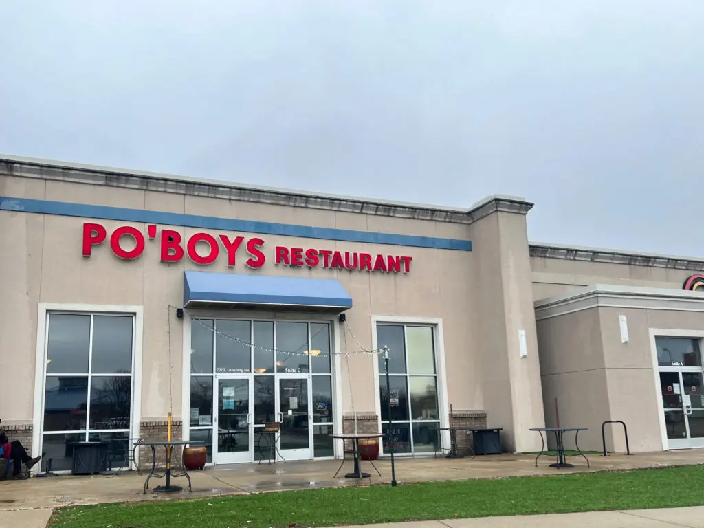 The exterior of plaza restaurant Po' Boys.