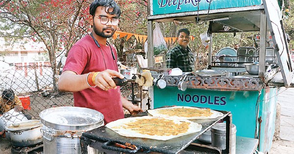 साउथ इंडियन खाने के लिए 1100 क्वार्टर और लिट्टी चोखा के लिए जेके रोड बनी पसंदीदा जगह