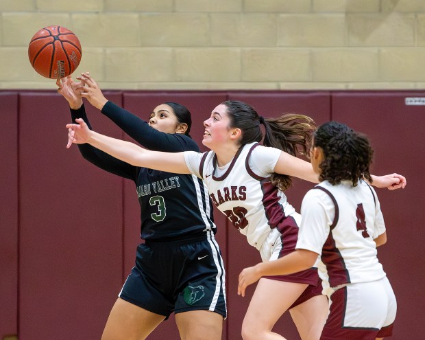 St. Francis girls basketball tops PV, remains unbeaten in Cypress Division