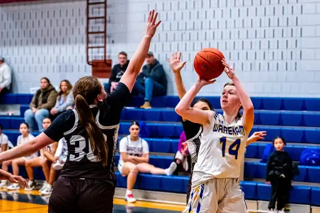 Wareham's Johnny Tompkins gets a good look at the basket.