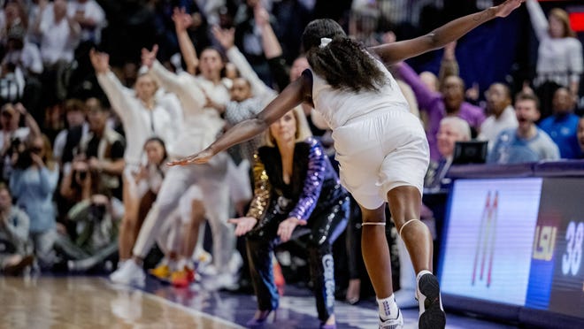 Iowa vs. Northwestern women’s basketball live updates: Caitlin Clark can move up scoring list