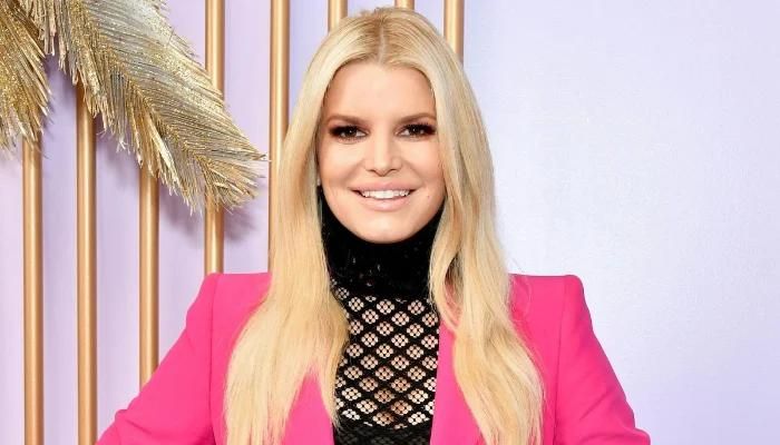 Stunning Jessica Simpson Rocks a Vibrant New Jumper for the Collection Page