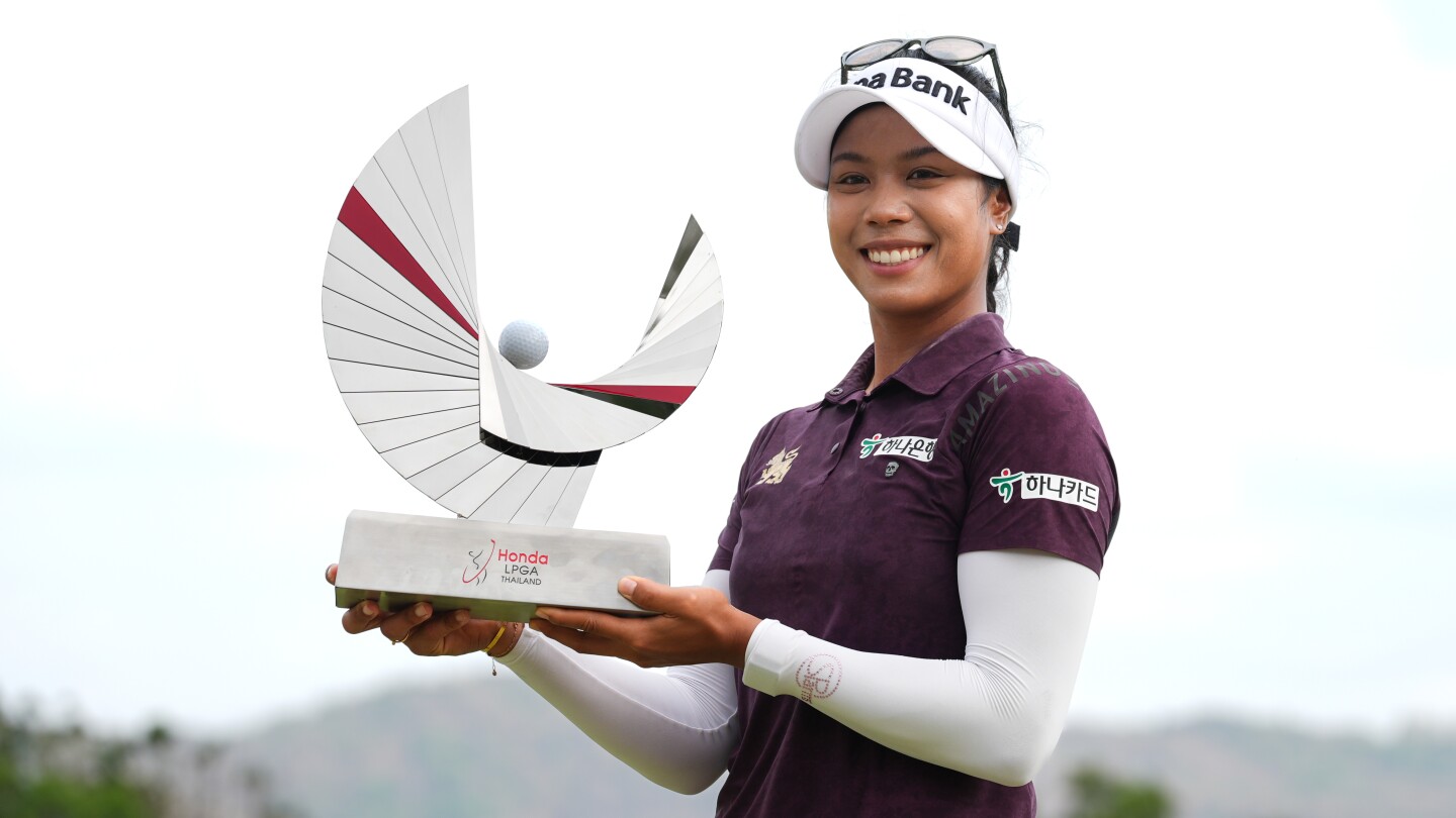 Local favorite Patty Tavatanakit birdies last for one-shot win at Honda LPGA Thailand