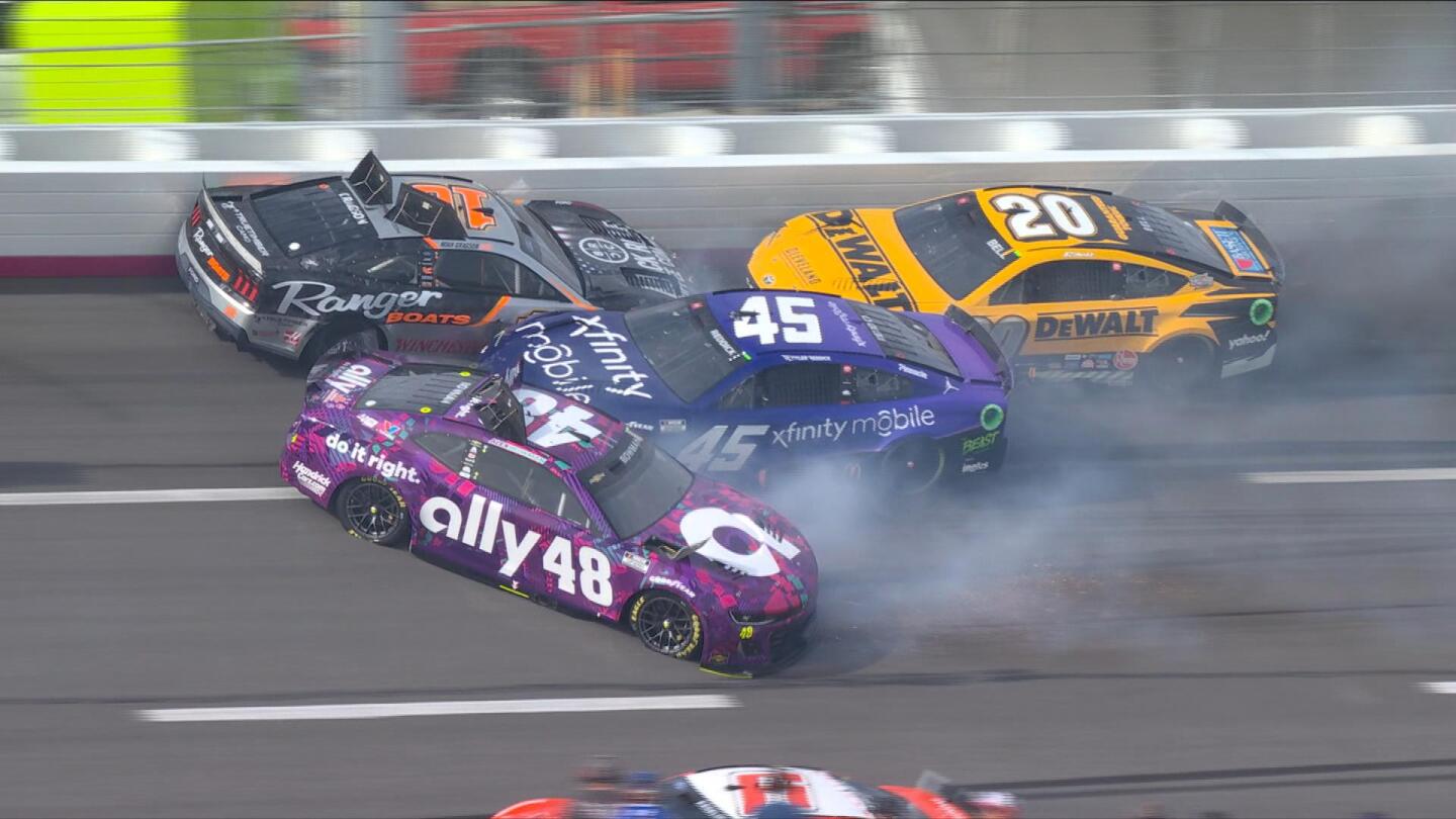 Stack up leads to early multi-car wreck at Atlanta