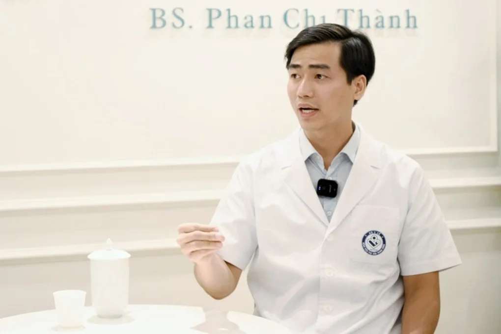 Có thai 30 tuần, nữ sinh tưởng bụng to do mùa đông ăn nhiều - 1