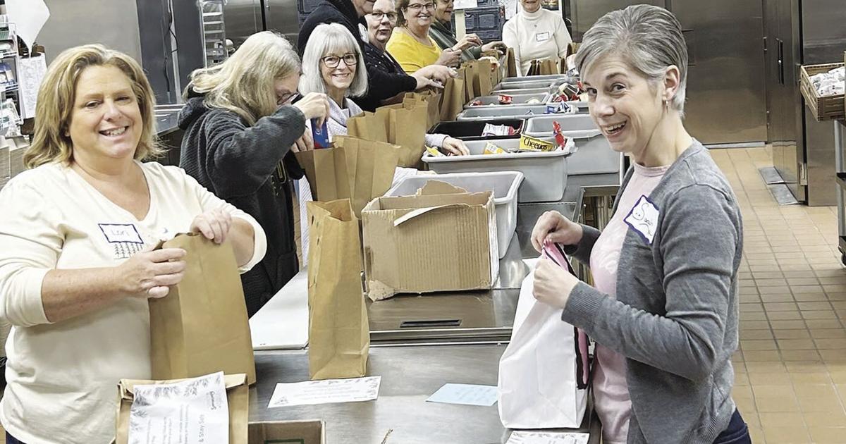 Fulton Sunrise Rotary volunteers at OCO Nutrition Services