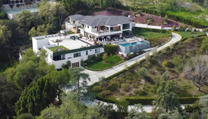 Nick Jonas and Priyanka Chopra’s California Mansion Nightmare