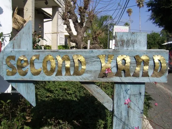 second hand sign