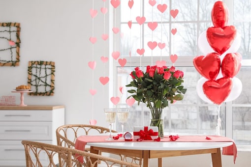 Valentine’s Day 2024: Stylish Home Decor Gifts to Impress Your Decor Enthusiast Girlfriend