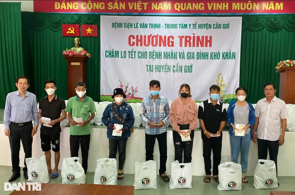 TPHCM: Lâm bạo bệnh khi con 1 tuổi, mẹ phải đi bắt ốc để có tiền chạy thận - 5