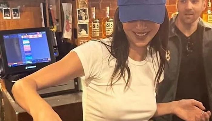 Kendall Jenner’s Surprising Visit to an Irish Pub in Alabama Sends Fans Wild