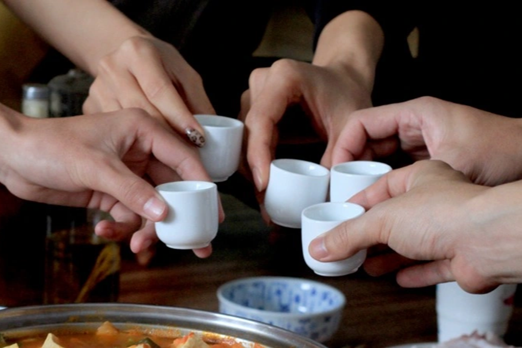 Tết mưa rét uống rượu “cho ấm”: Nguy hiểm nhân đôi