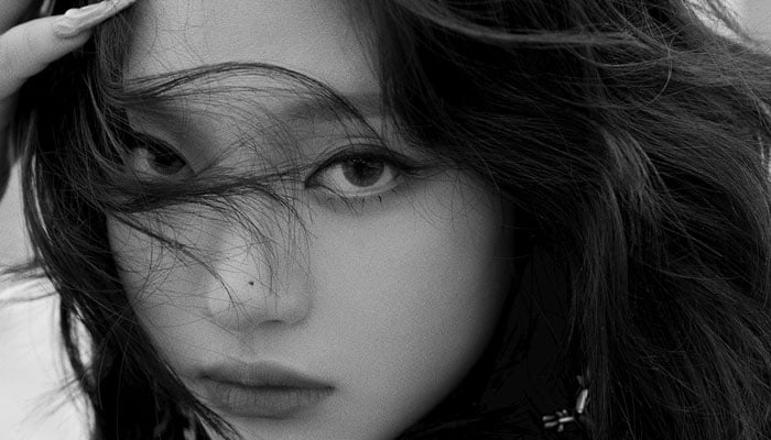 Singer Ningning of Aespa Becomes the Face of the Italian Fashion House Versace on a Global Scale