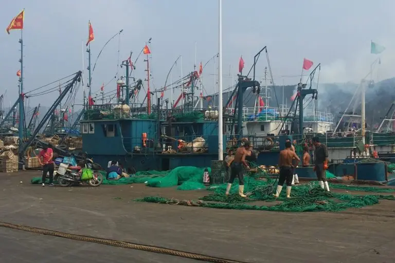 Dragon King's Pool was a fishing port between Dalian and Lvshun. Photo by Jason M. C., Han/Wikimedia Commons