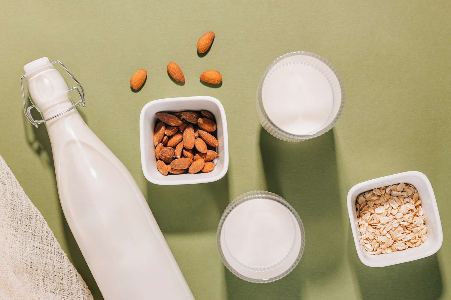 Oat Milk vs. Almond Milk: Which One Is Healthier?