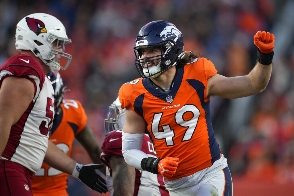 Broncos linebacker Alex Singleton tackles nutrition