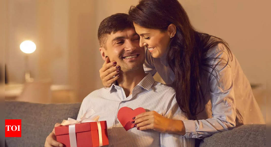 Valentine’s Day Gift Ideas: Thoughtful Tech Gifts For Your Travel-Enthusiast Sweetheart |